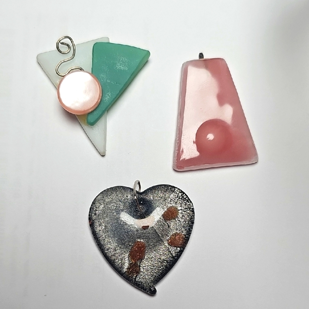 5/$25 - Assorted Style Art Glass  Pendant Set
